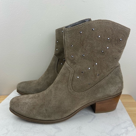 BANDOLINO Xerissa Suede Studded Leather Western Boots - Picture 6 of 13